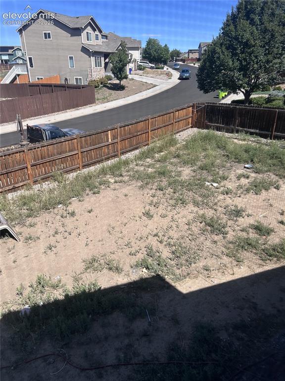 Image 5 of 5: Yard