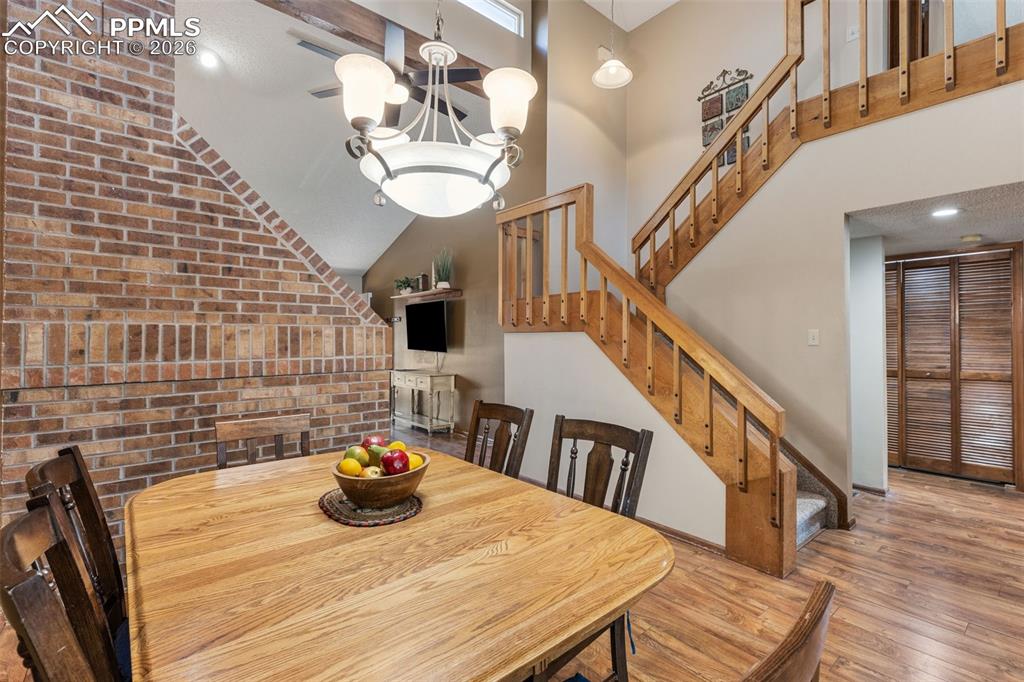 Image 10 of 43: Dining Area