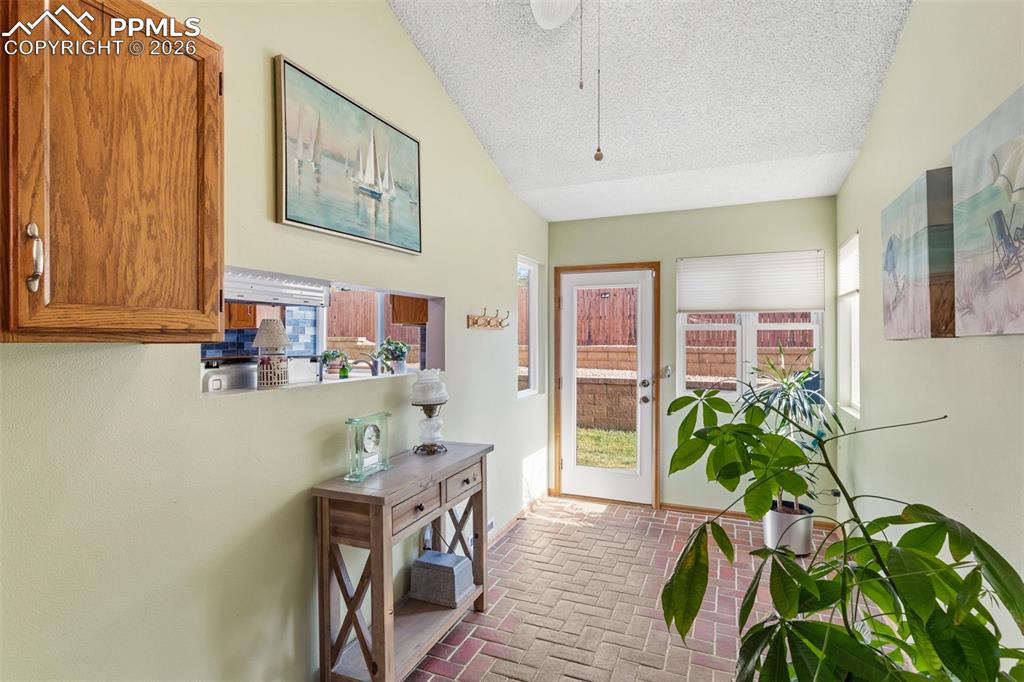 Image 14 of 43: Entry