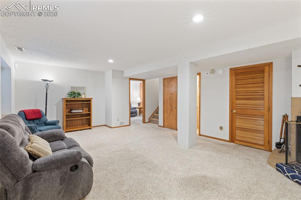 Image 29 of 43: Living Room