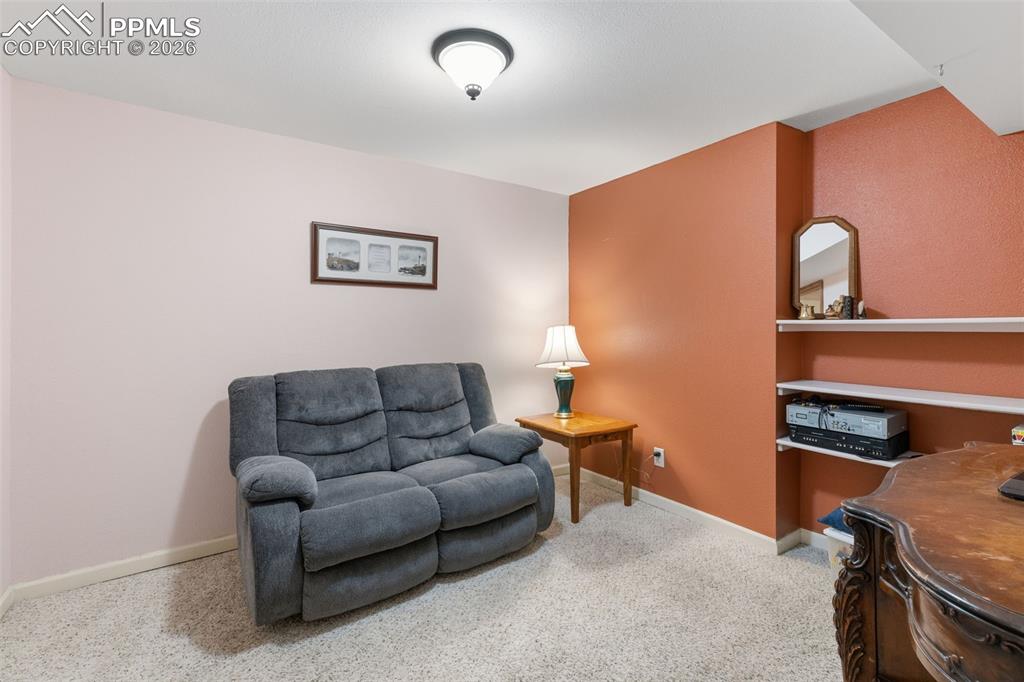 Image 34 of 43: Sitting Room