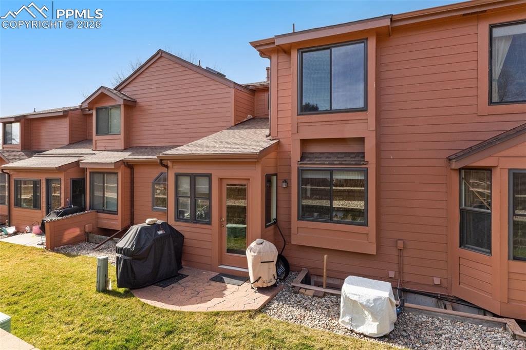 Image 36 of 43: Back of Structure