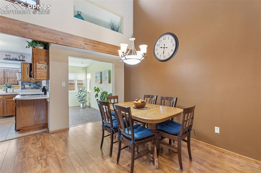 Image 7 of 43: Dining Area