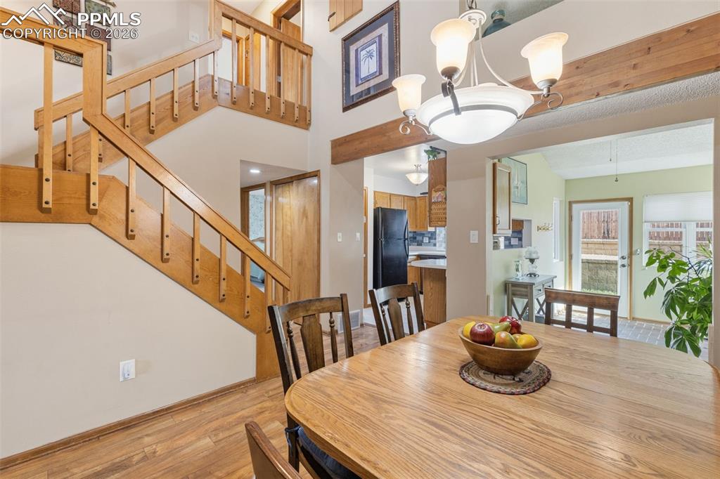 Image 8 of 43: Dining Area