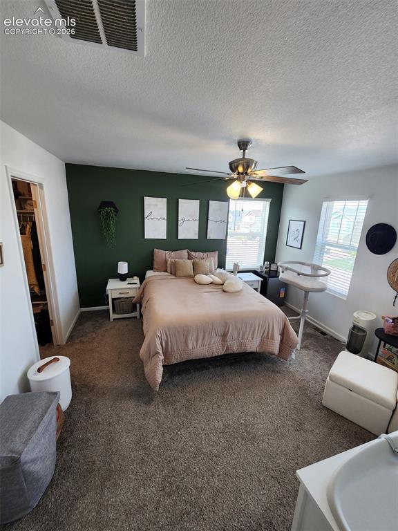 Image 8 of 19: Bedroom