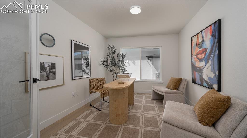 Image 11 of 32: Sitting Room