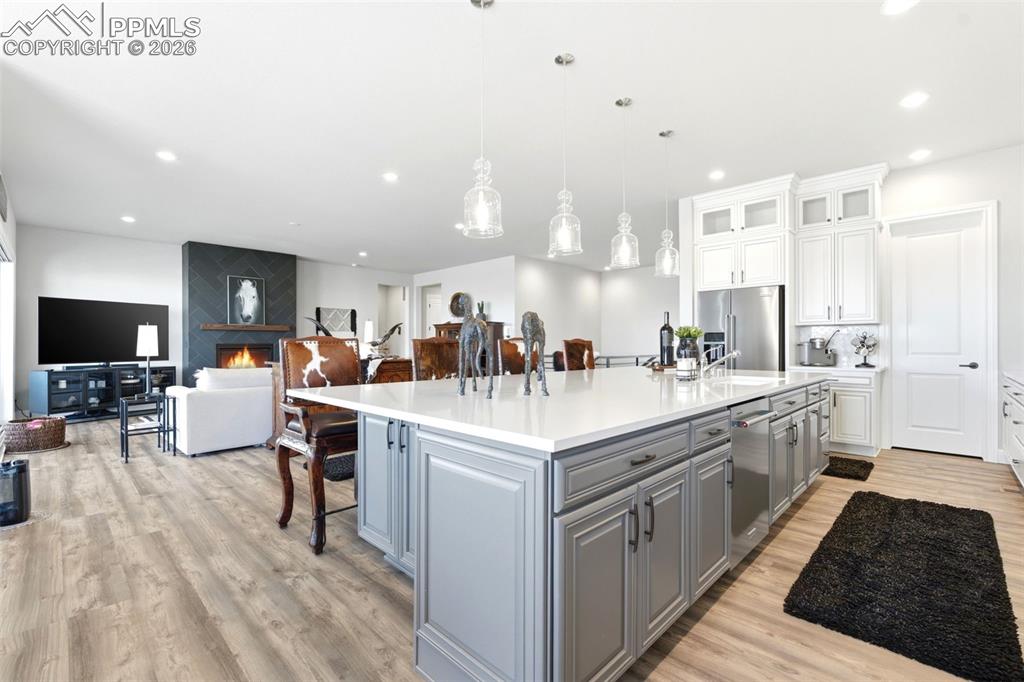 Image 13 of 43: Kitchen