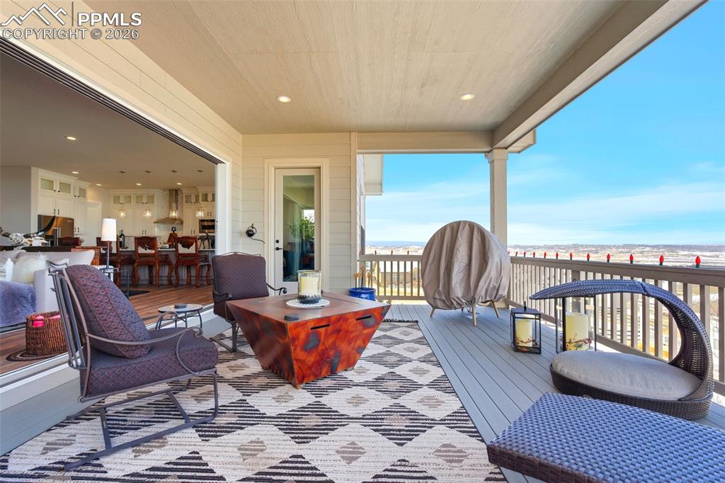 Image 30 of 43: Deck