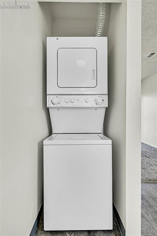 Image 17 of 39: Laundry