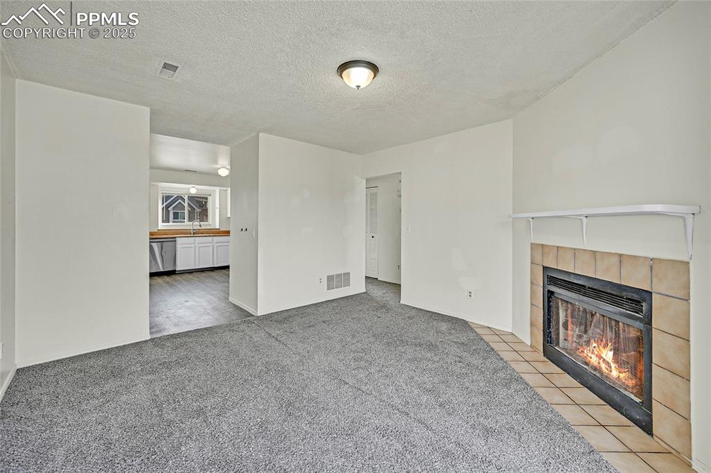 Image 19 of 39: Living Room