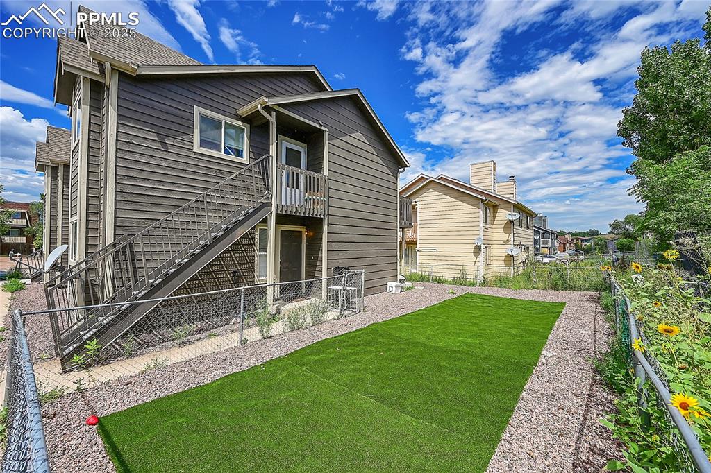 Image 2 of 39: Back of Structure