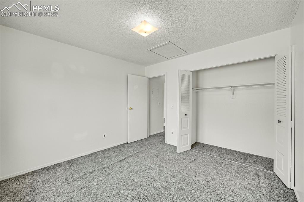 Image 25 of 39: Bedroom