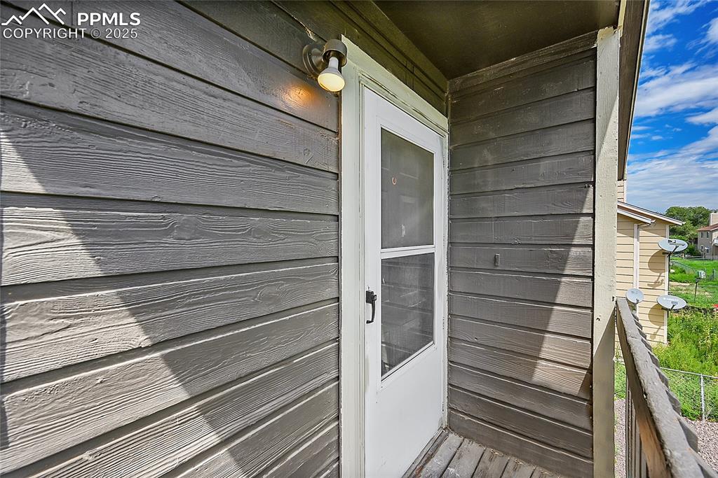 Image 36 of 39: Entry