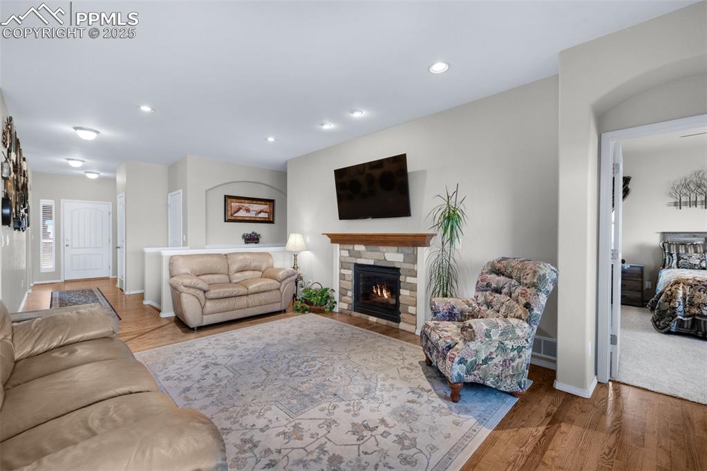 Image 5 of 41: Living Room