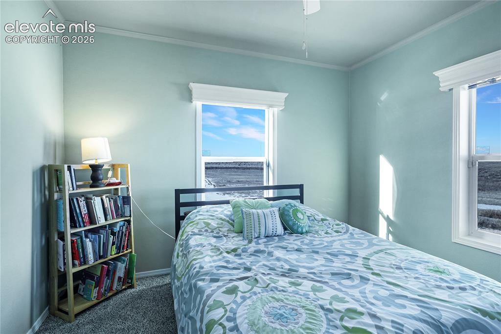 Image 17 of 50: Bedroom