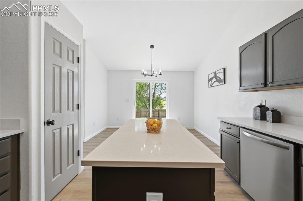 Image 10 of 30: Kitchen