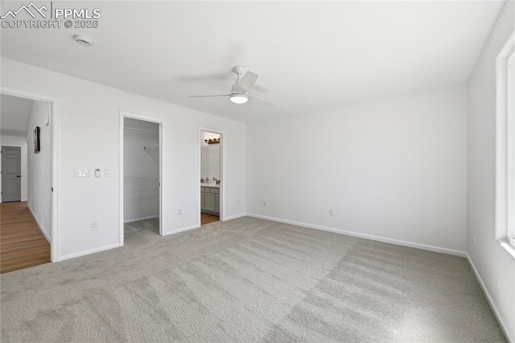 Image 15 of 30: Bedroom