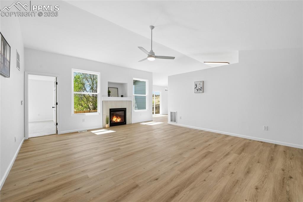 Image 6 of 30: Living Room