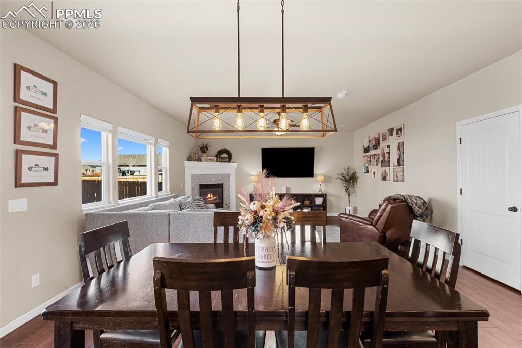 Image 21 of 49: Dining Area