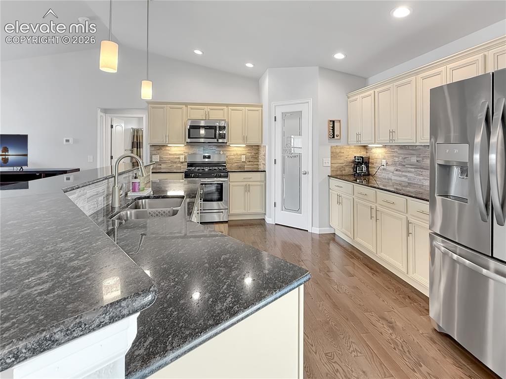 Image 11 of 42: Kitchen