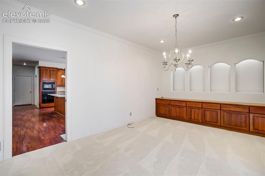 Image 14 of 49: Dining Area