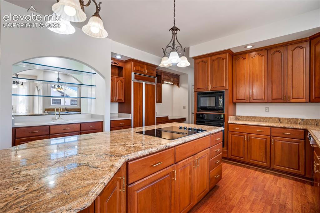 Image 5 of 49: Kitchen