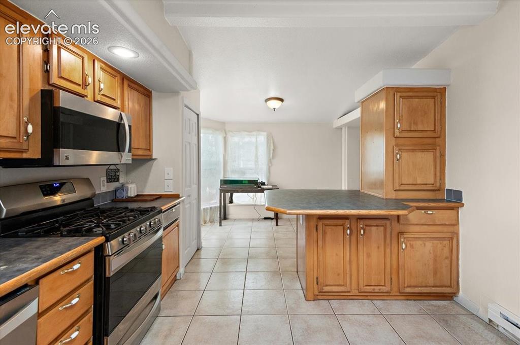 Image 6 of 47: Kitchen