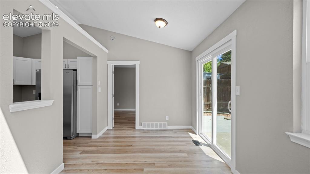 Image 8 of 42: Dining Area