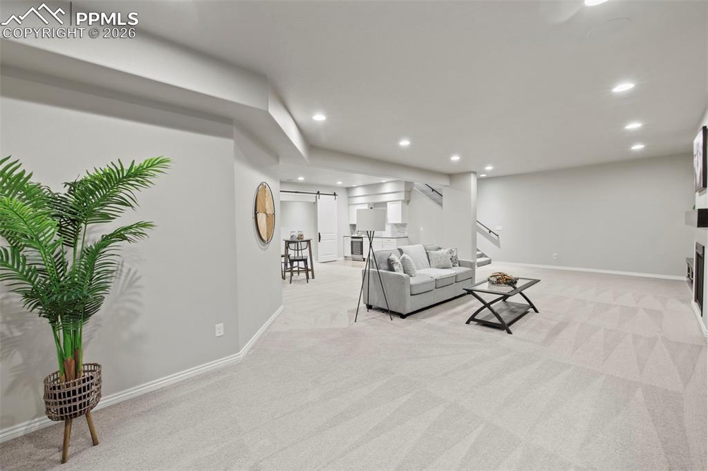 Image 26 of 43: Living Room