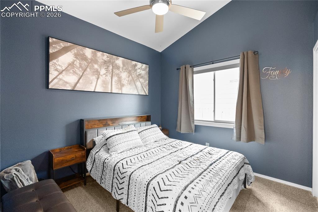 Image 10 of 25: Bedroom