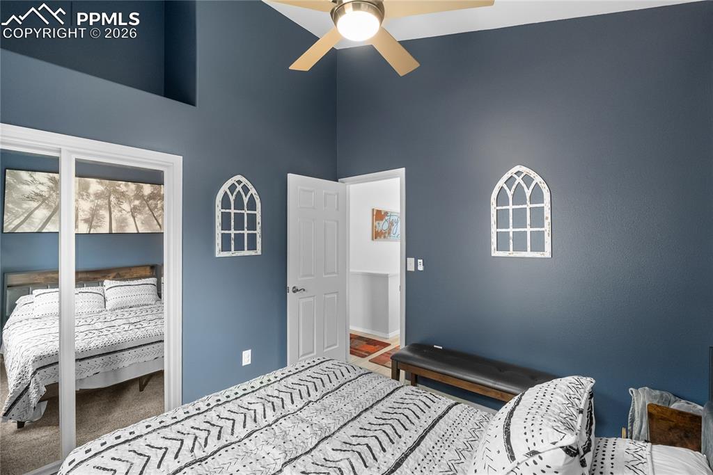 Image 11 of 25: Bedroom