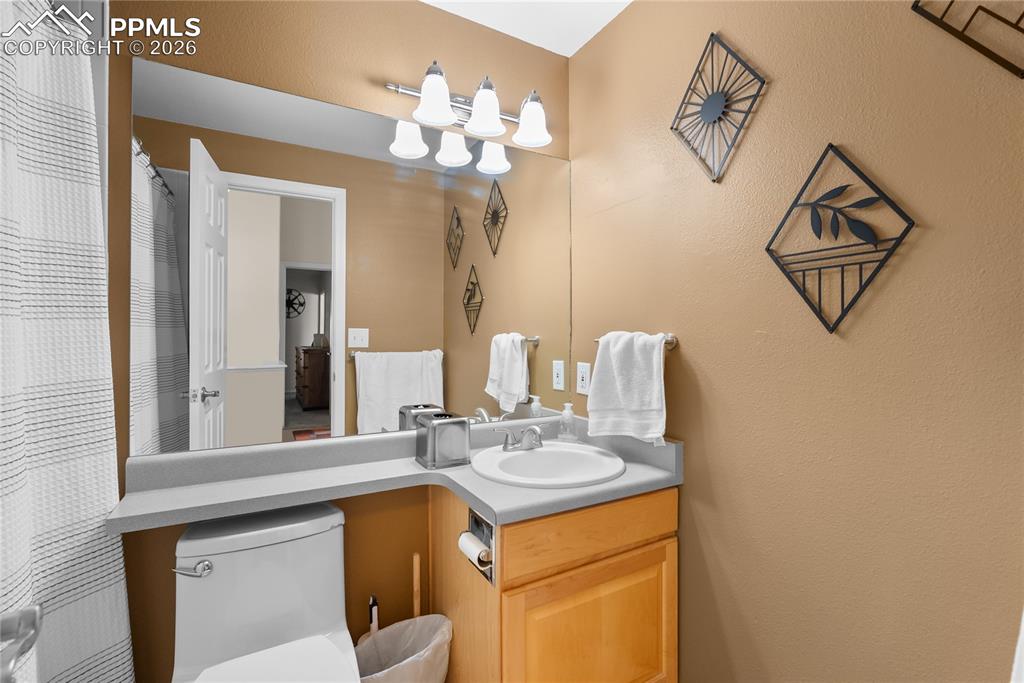 Image 12 of 25: Bathroom