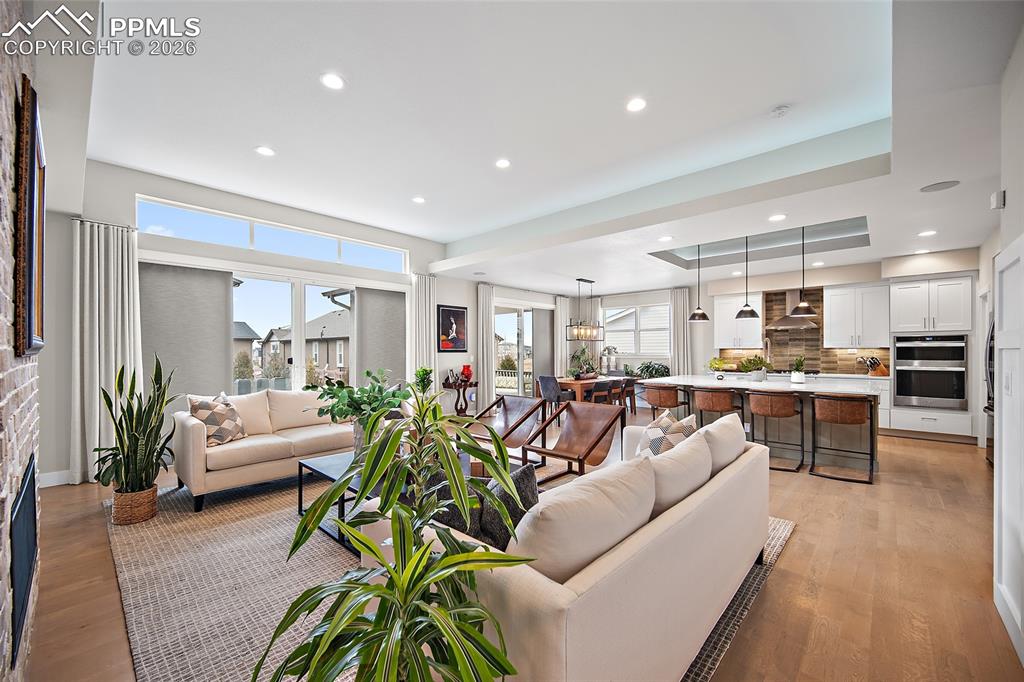 Image 10 of 50: Living Room