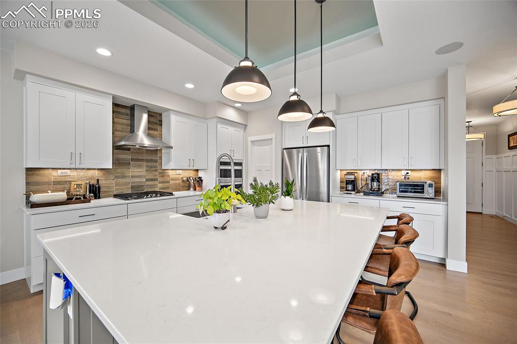 Image 13 of 50: Kitchen