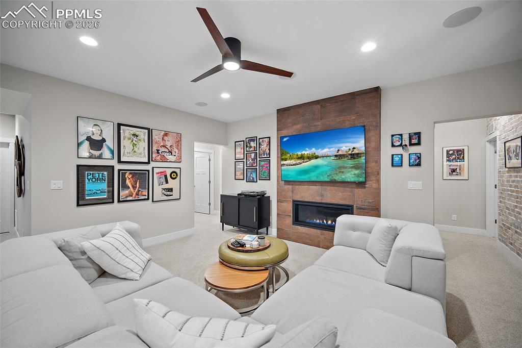 Image 36 of 50: Family Room