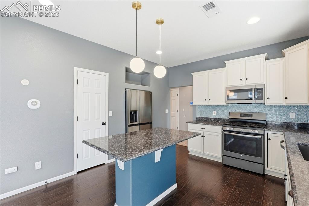 Image 6 of 43: Kitchen