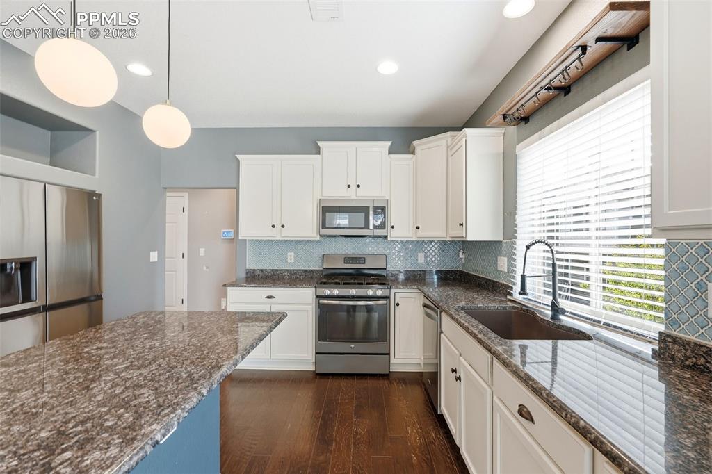 Image 7 of 43: Kitchen