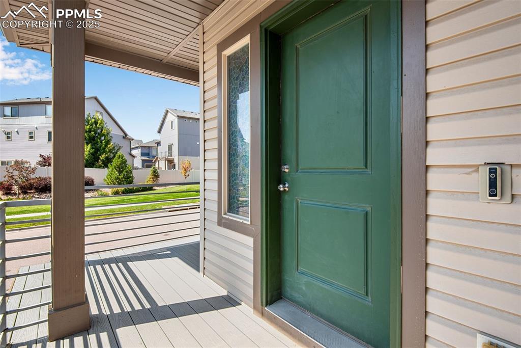 Image 4 of 39: Property entrance