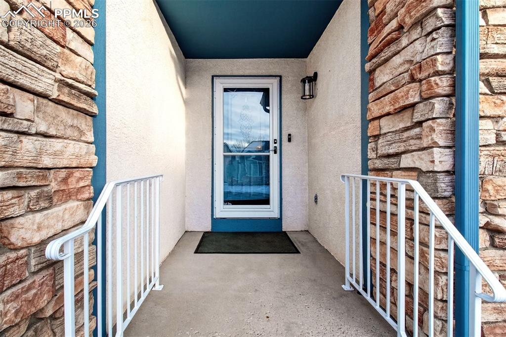 Image 5 of 42: Entry