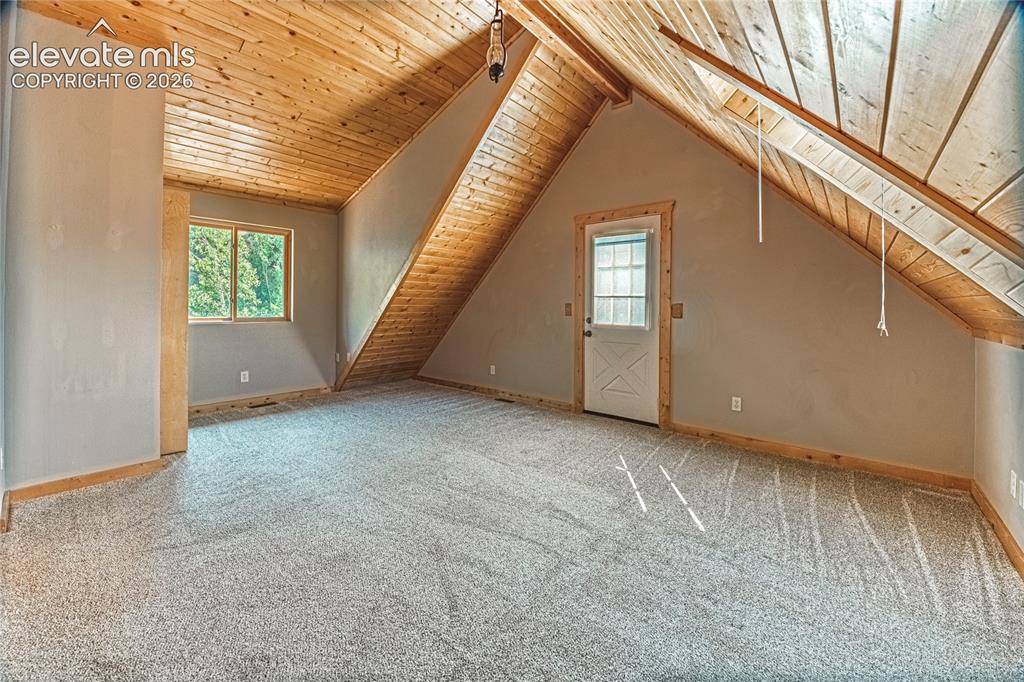 Image 16 of 50: Bonus Room