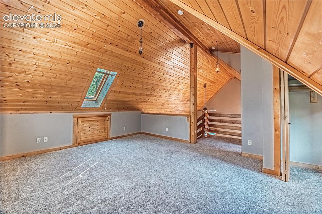 Image 17 of 50: Bonus Room