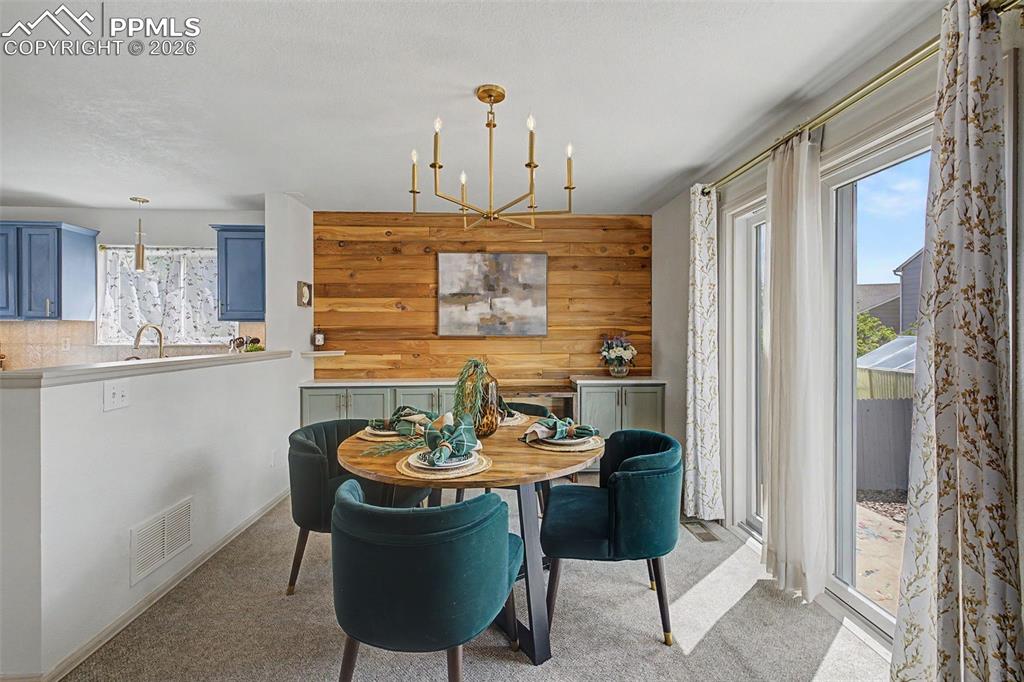 Image 11 of 41: Kitchen
