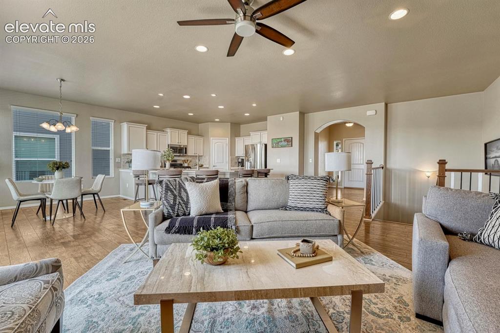 Image 4 of 50: Open floor plan where one room flows easily into another, ideal for enterta