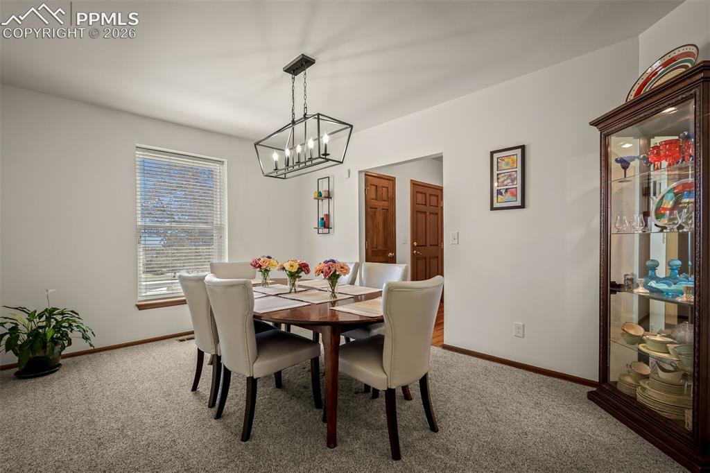 Image 9 of 50: Dining Area
