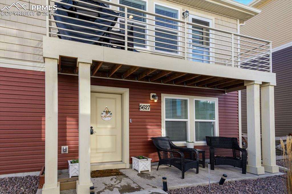 Image 1 of 27: Entry