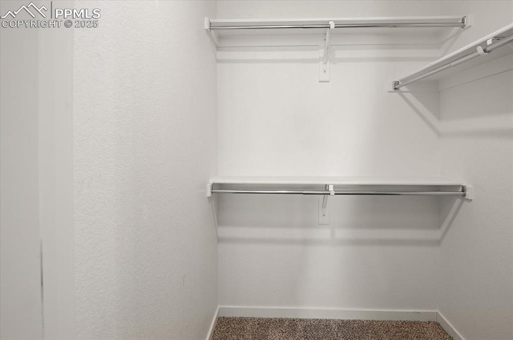 Image 16 of 27: Closet