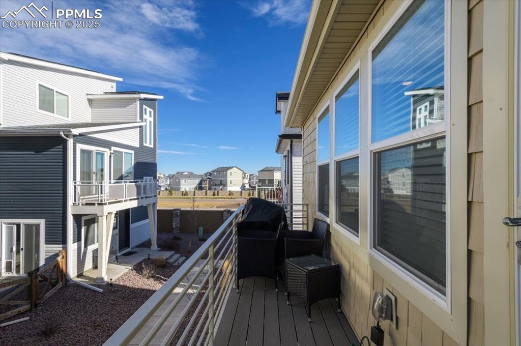 Image 18 of 27: Balcony