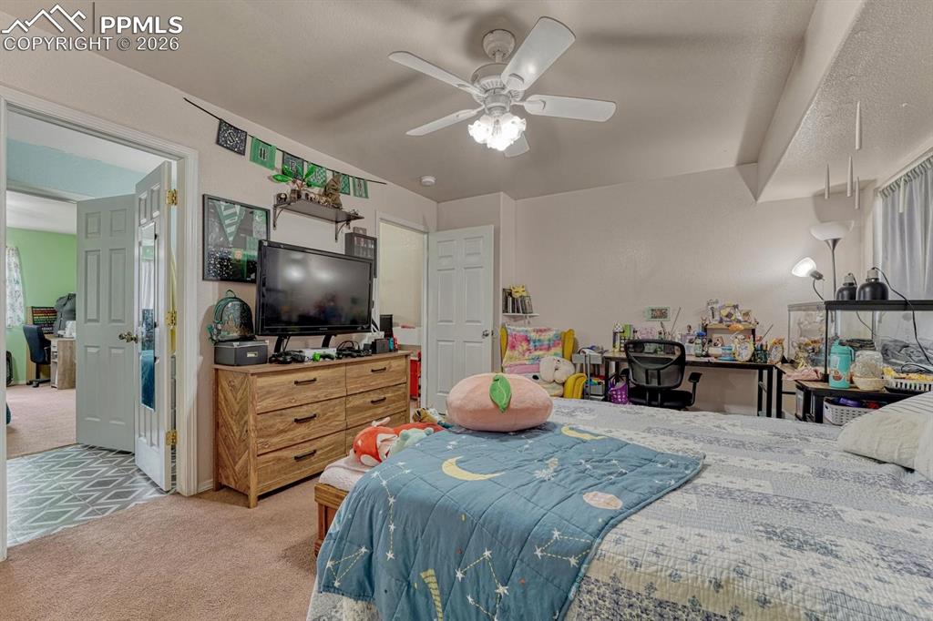Image 15 of 25: Upper Level