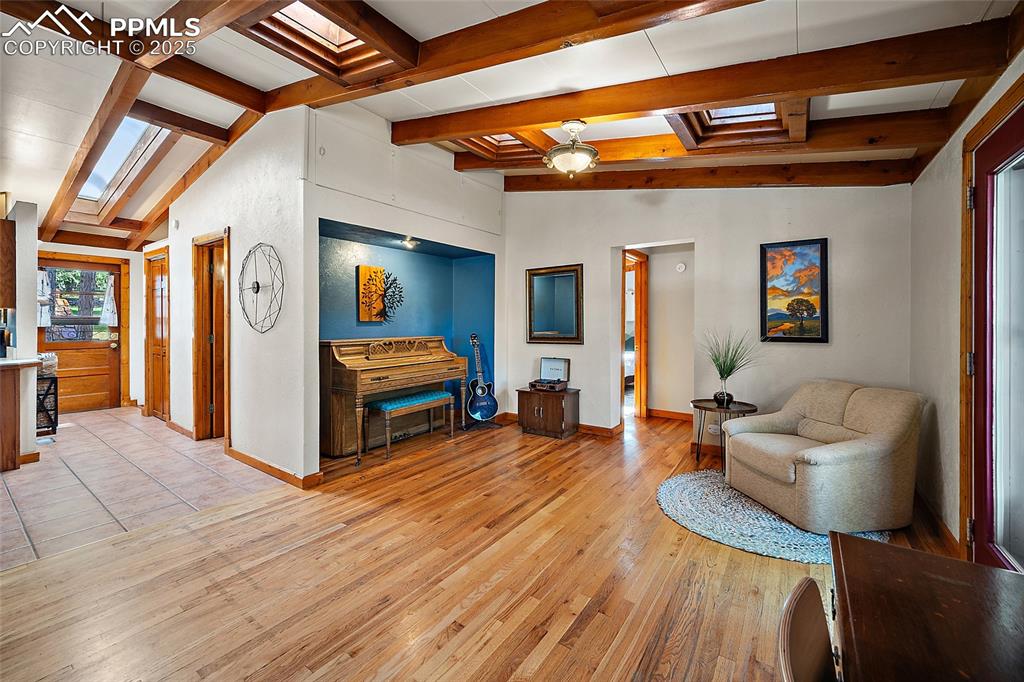 Image 11 of 50: Living Room