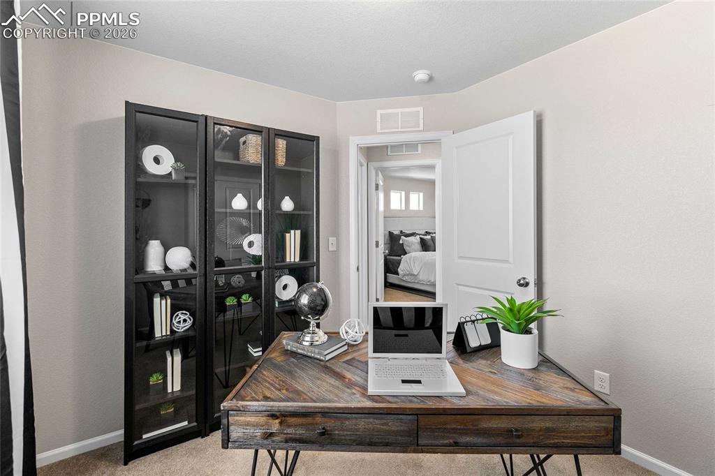 Image 16 of 25: Photos of a model home